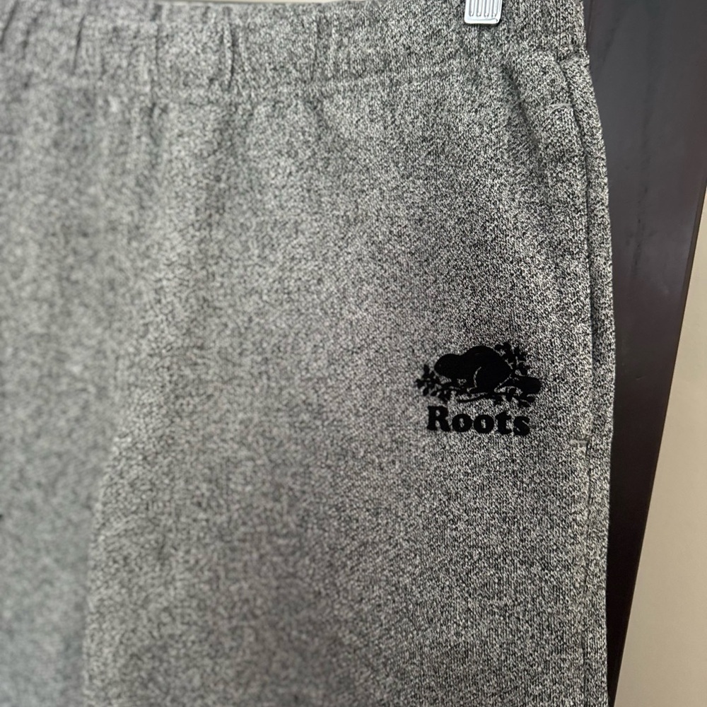 ROOTS Salt and Pepper Original Athletic Shorts (M) - Picture 3 of 6